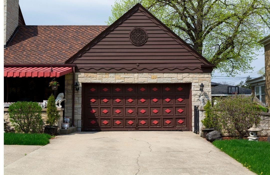 8 Expert DIY Tips For Perfectly Painted Garage Doors   Paint A Garage Door 